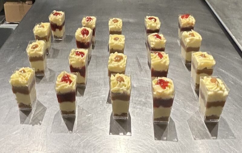 Catering-shooters-cheesecakes-mini-desserts